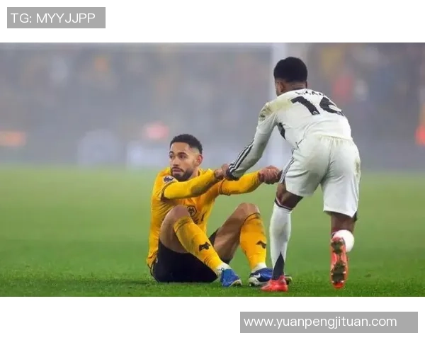 欧联杯激战尤文图斯逆转切尔西红牌事件引发热议与转会传闻 欧联杯激战尤文图斯逆转切尔西红牌事件引发热议与转会传闻