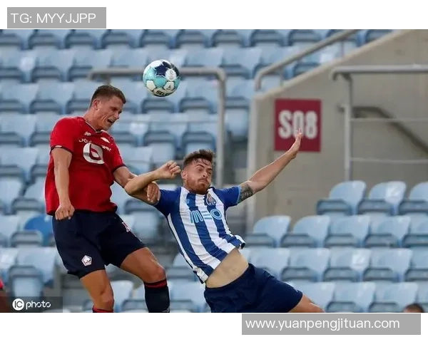 波尔图在友谊赛中以1-0小胜巴萨补时绝杀引发全场狂欢战术分析